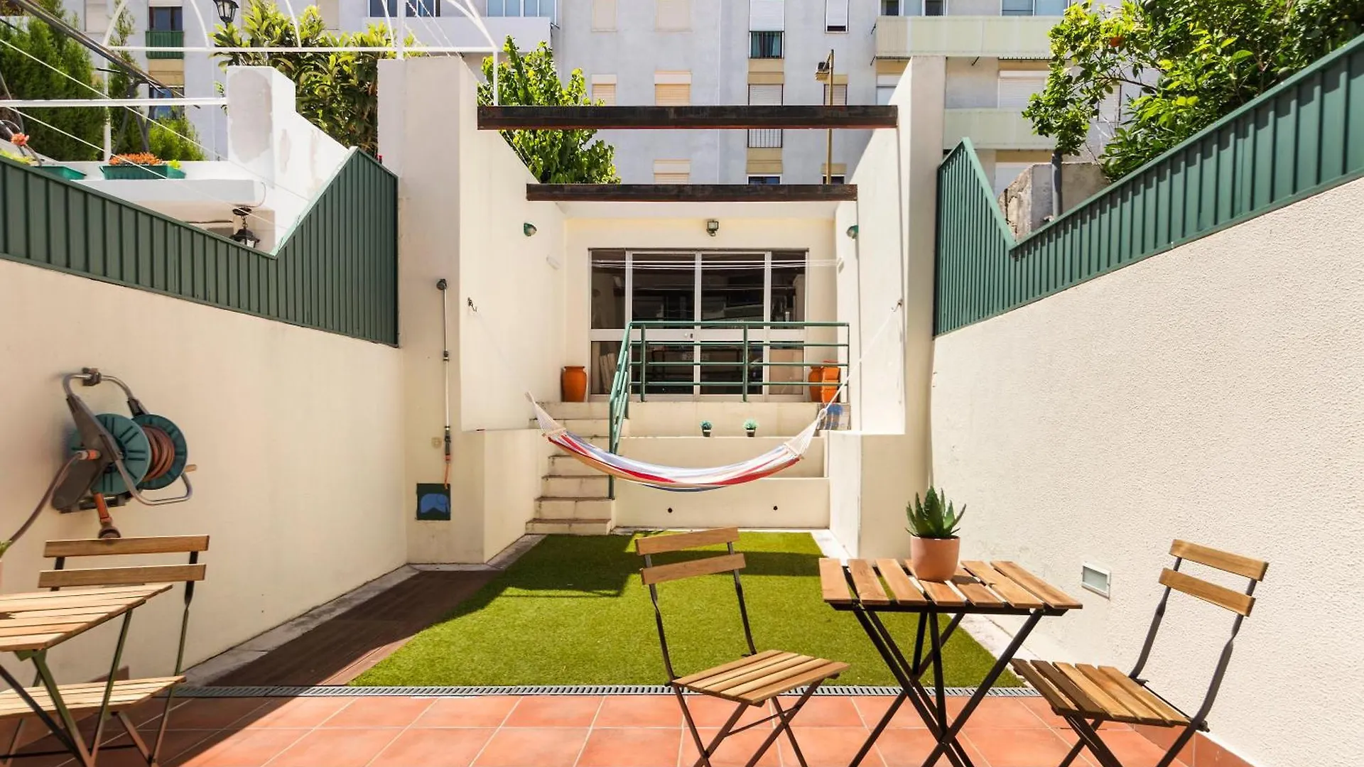 Nesha Guesthouse Lisbon 3*,  Portugal